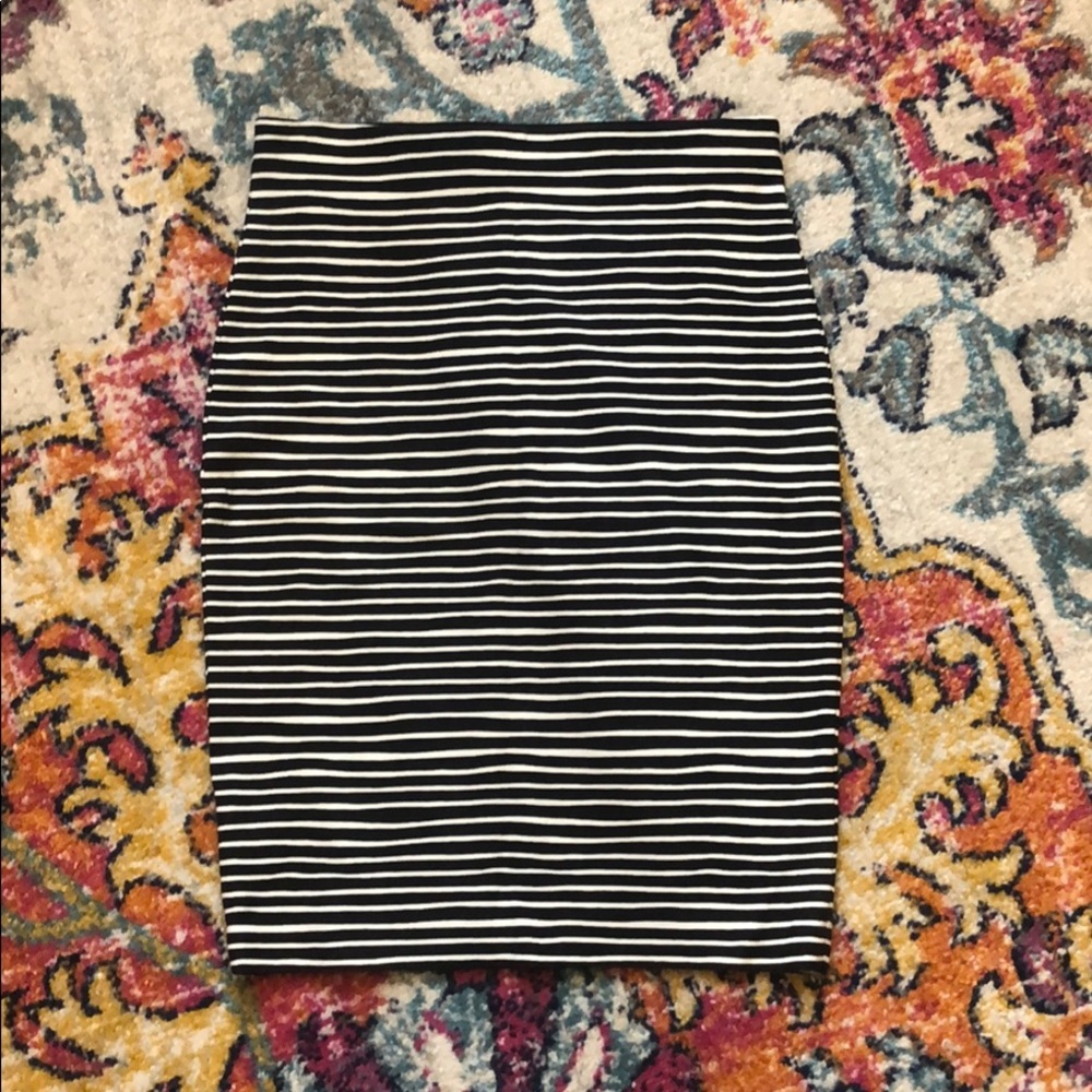 Striped stretch pencil skirt- LOFT - M